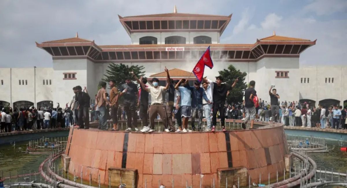 नयाँ बानेश्वरको पुरानो संसद् भवन मर्मत गरेर चलाउन नसकिने निष्कर्ष