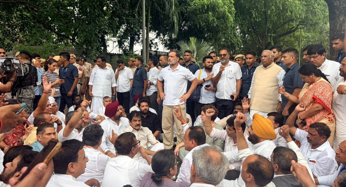 विद्यार्थी आन्दोलनमा प्रहरी दमन: राहुल गान्धीद्वारा प्रधानमन्त्री मोदीको राजीनामा माग
