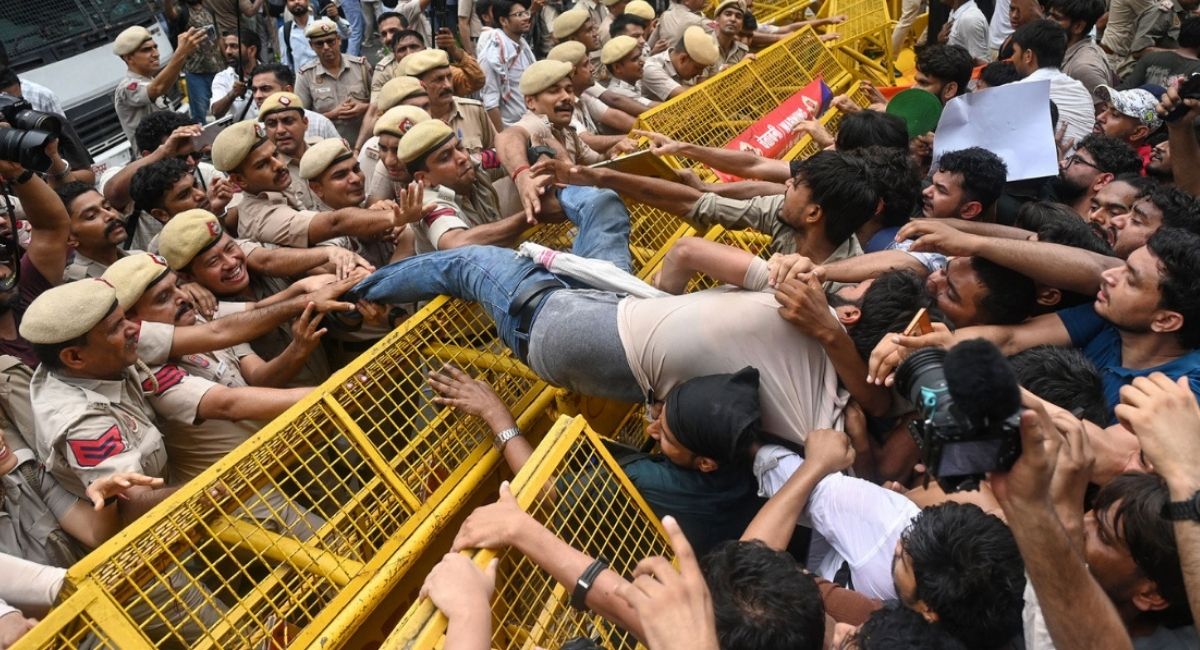 भारतमा शिक्षामन्त्रीको राजीनामा माग्दै आन्दोलन जारी, माग पूरा नभएसम्म नरोकिने घोषणा