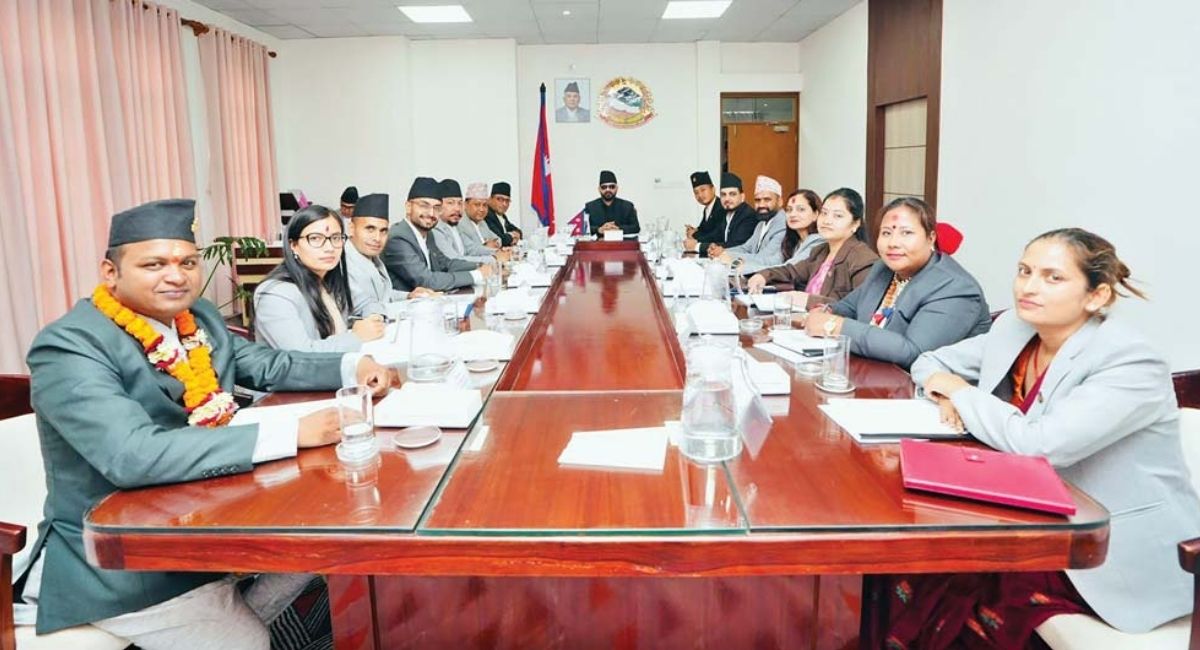 सरकारको सय बुँदे कार्ययोजनाको पूर्ण प्रगति सार्वजनिकः सुशासन, अनलाइन सेवा र पूर्वाधार निर्माणमा जोड