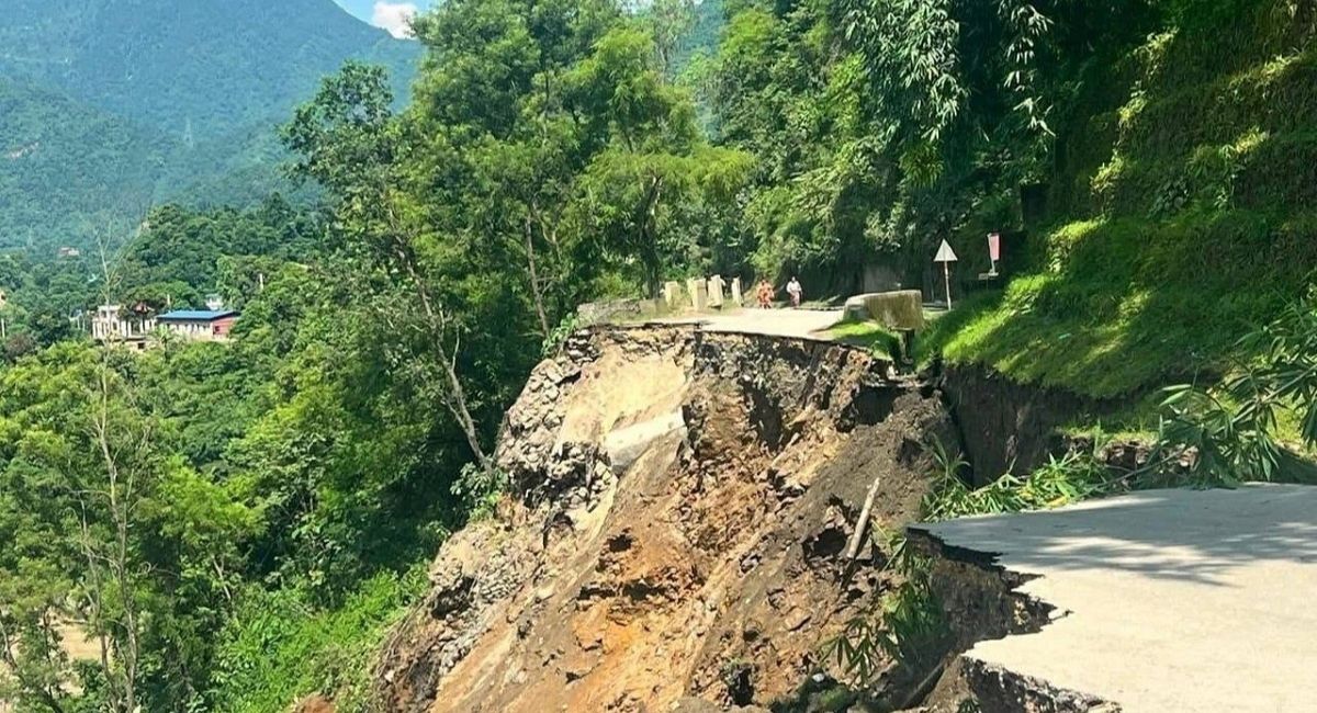 कृष्णभीरमा सडक भासियोः सवारीसाधन वैकल्पिक बाटोबाट चल्दै