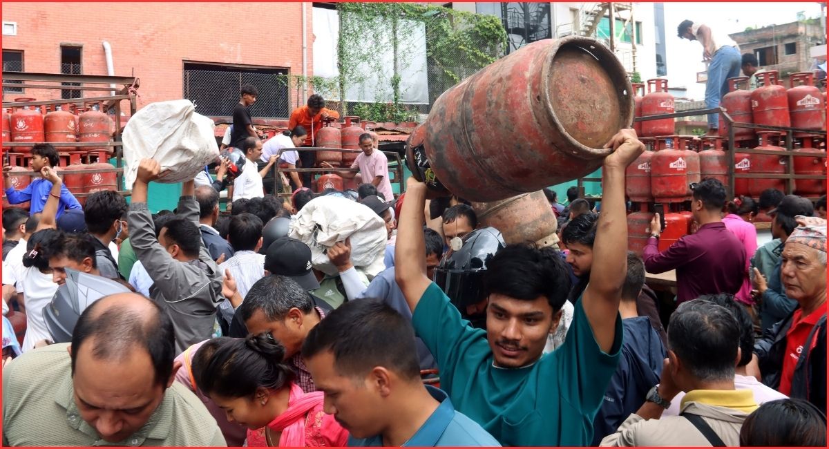 काठमाडौँका पाँच स्थानबाट ग्यास वितरण, सास्ती भोगेका उपभोक्तालाई ठूलो राहत