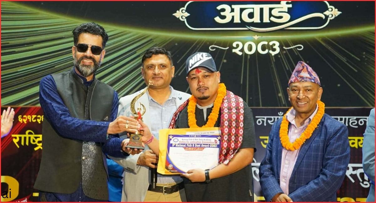 विक्रमबाबुले जिते सर्वोत्कृष्ट लोकदोहोरी शब्दको अवार्ड