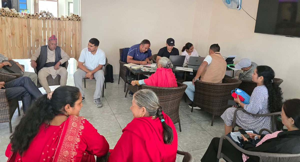 सेवाग्राही खोज्दै रामेछापका जनप्रतिनिधि र कर्मचारी काठमाडौं शहरमा